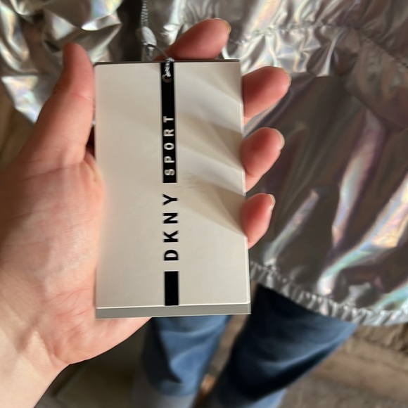 NWT. DKNY Sport Iridescent Windbreaker - Picture 9 of 9